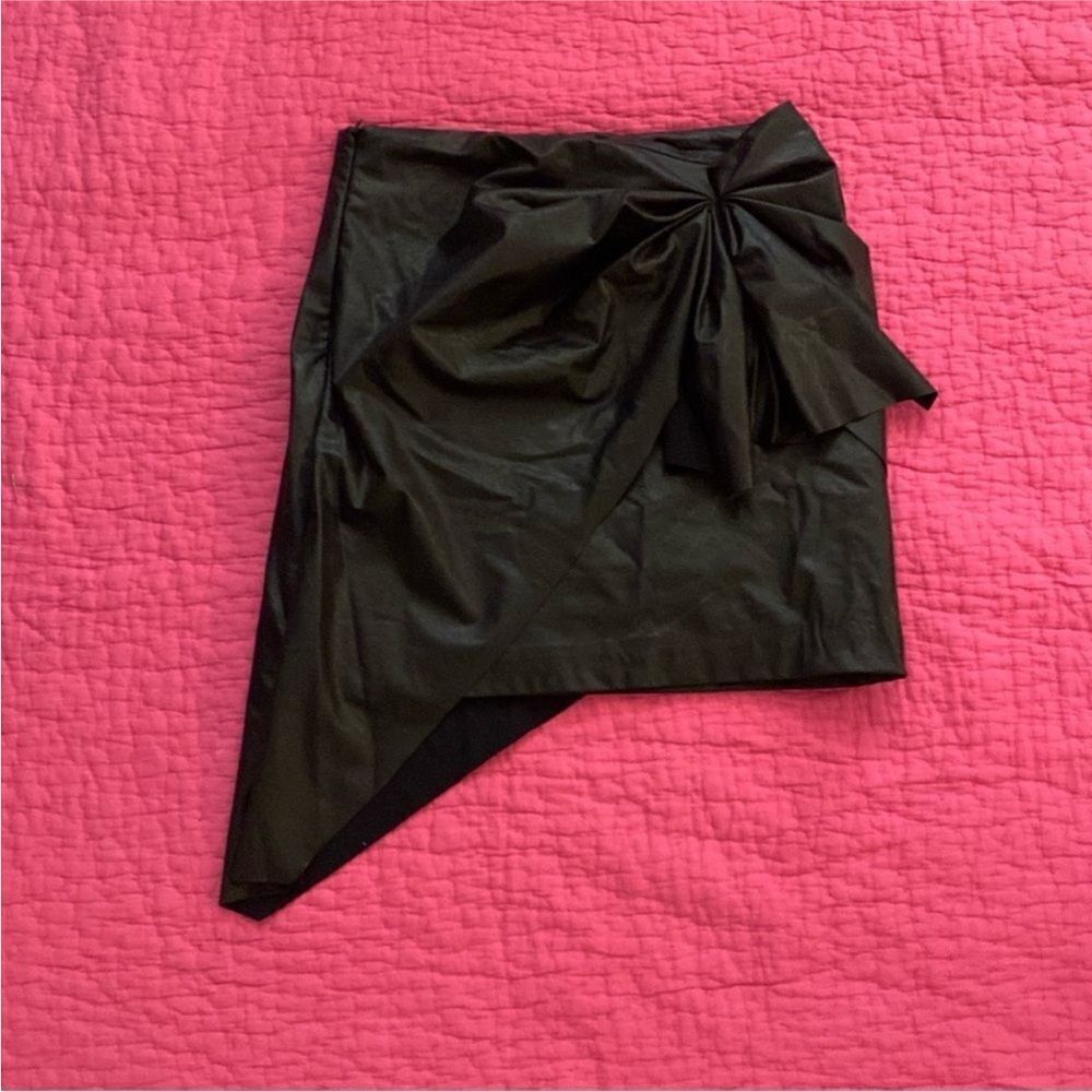 NWT Fashion Nova Elegant Black Asymmetrical faux leather Skirt, S